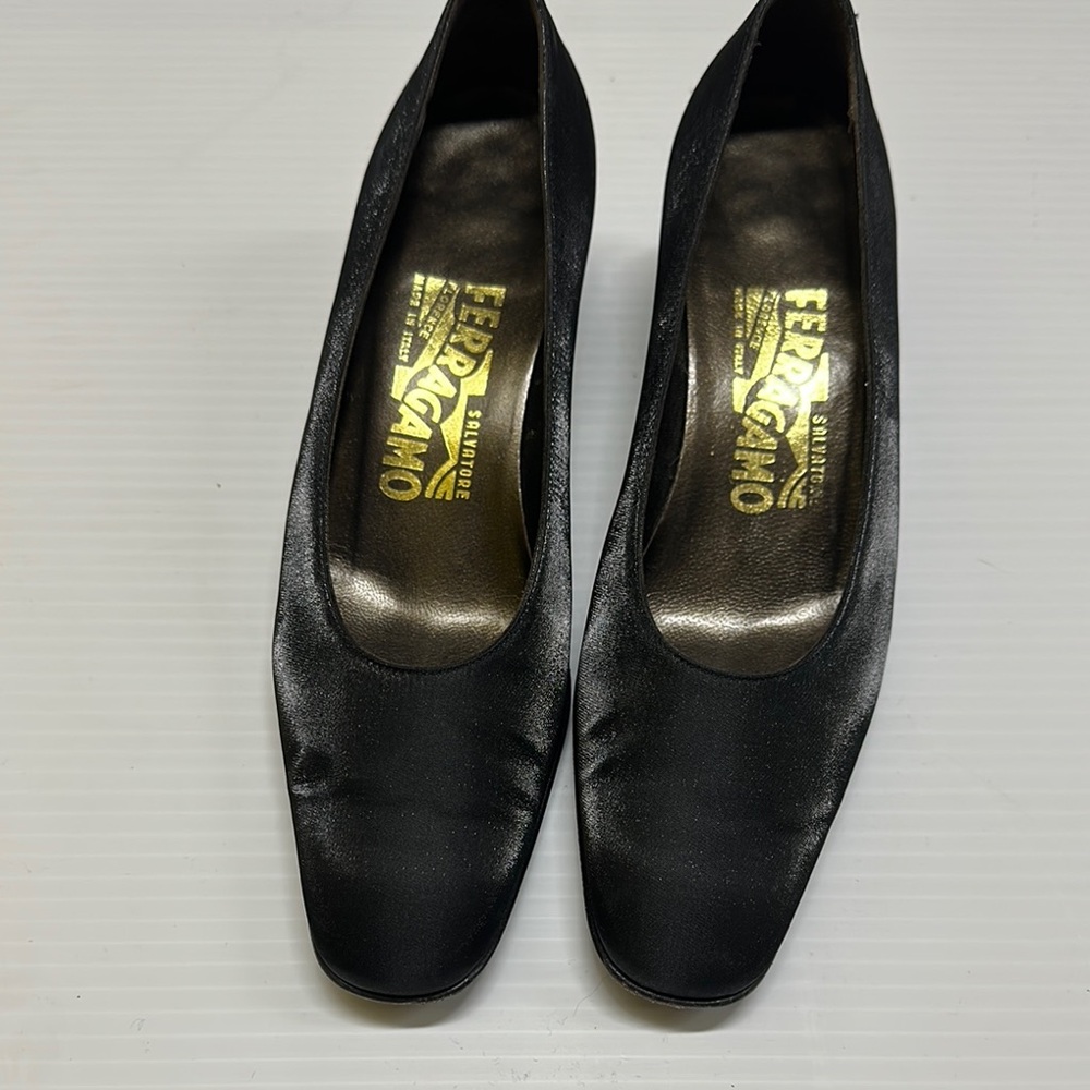 Salvatore Ferragamo Black Heels Classic Design